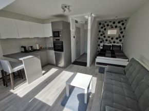 Antracit Apartman - free parking